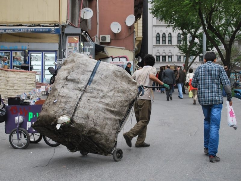 Во Каиро на киосци се откупува ѓубре