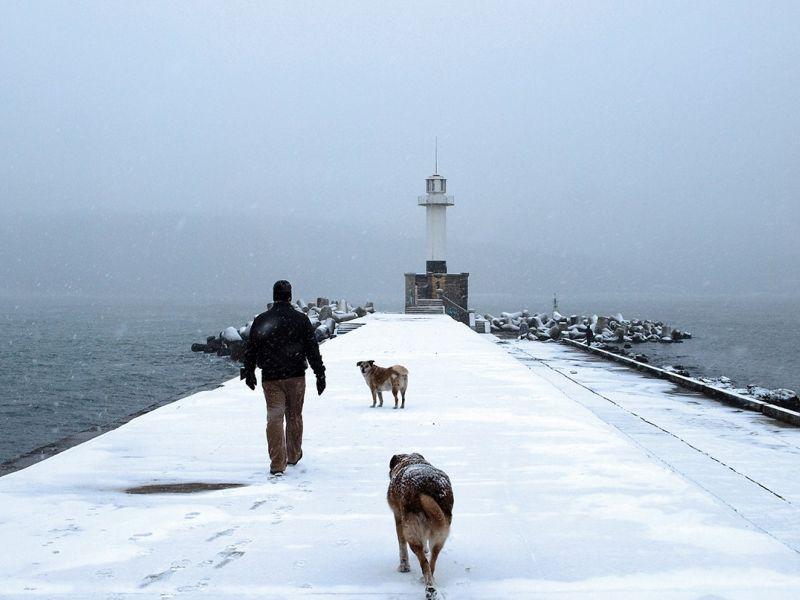 Замрзна Црно Море кај Бургас 