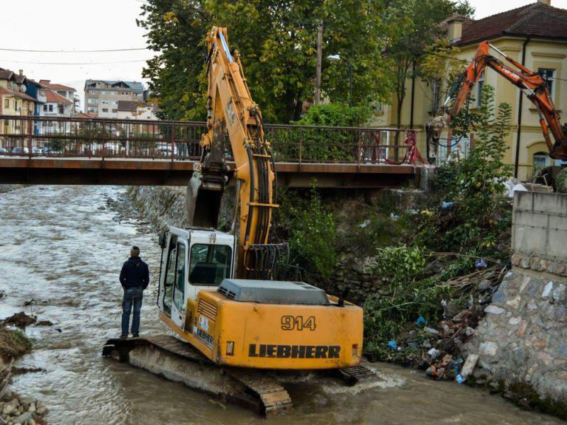 Јавното комунално претпријатие во Ресен доби багер-ровокопач