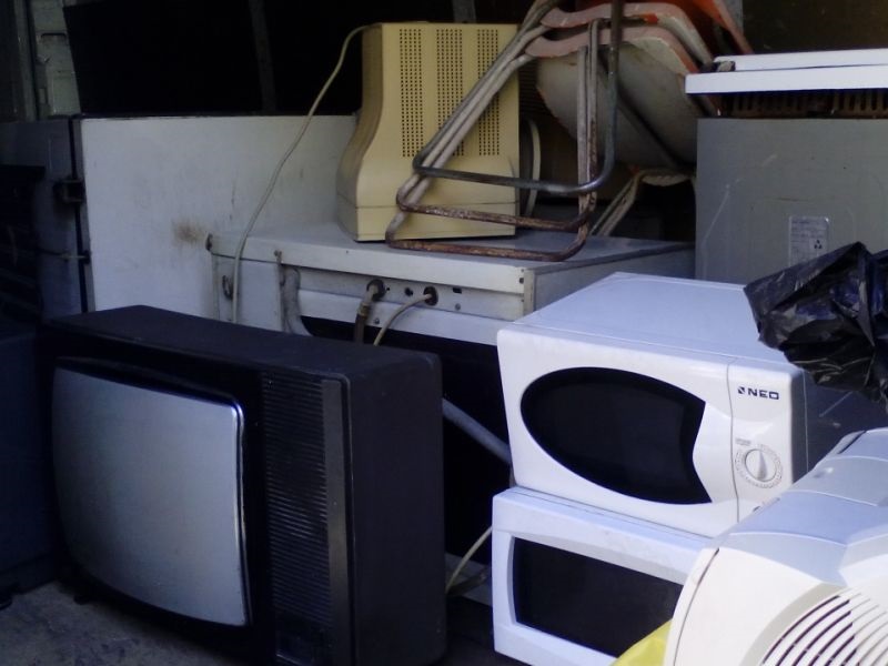 Еко-акција во Аеродром за собирање електронски и електричен отпад