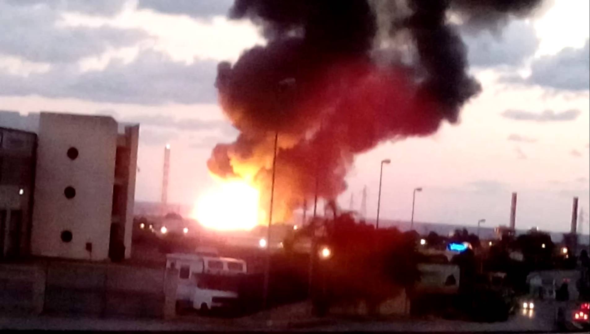 Пожар во една од најголемите рафинерии во Италија 