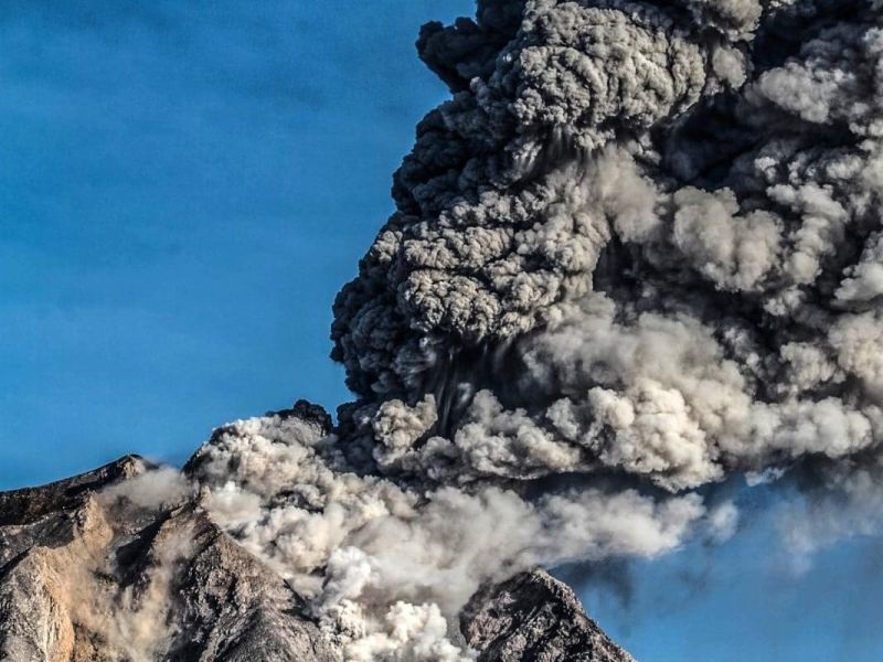 Нова ерупција на вулкан на Суматра